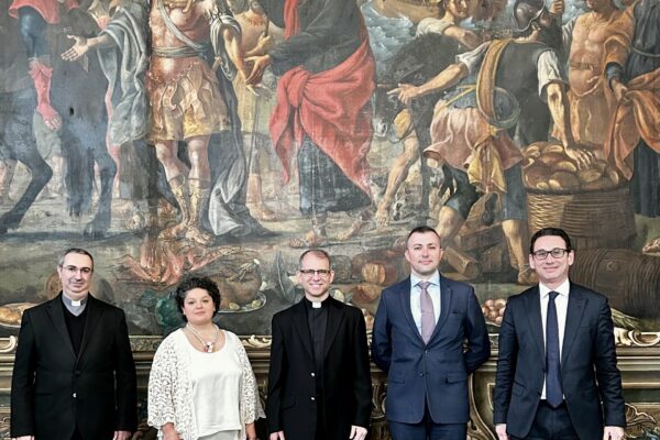 An image showing persons from The Maltese Episcopal Conference, the Catholic Cultural Heritage Commission and the Superintendence of Cultural Heritage.