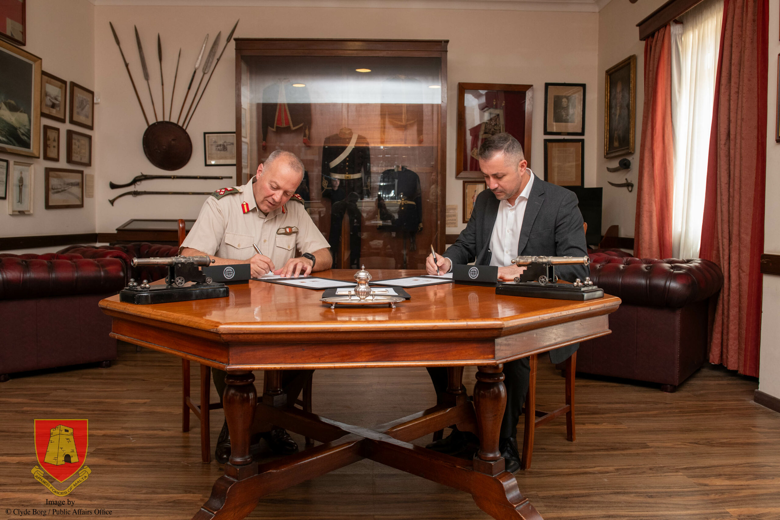 Signing of the MOU between the Superintendence of Cultural Heritage and the Armed Forces of Malta underway.
